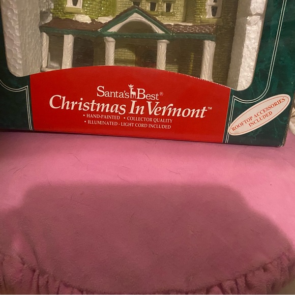 Santa’s House Christmas in Vermont Illuminated House - Picture 5 of 5